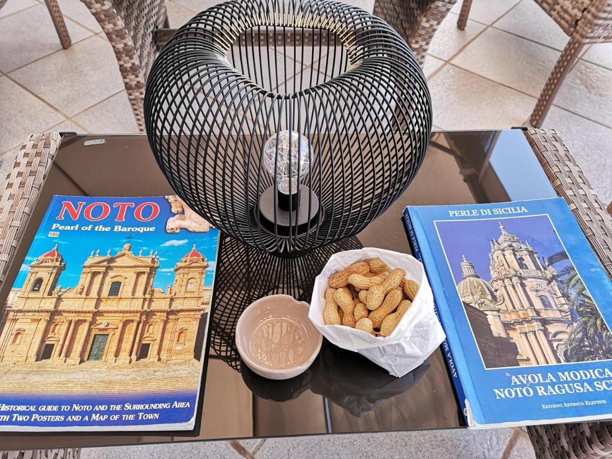 Villa Ambra B&B Noto Exteriör bild